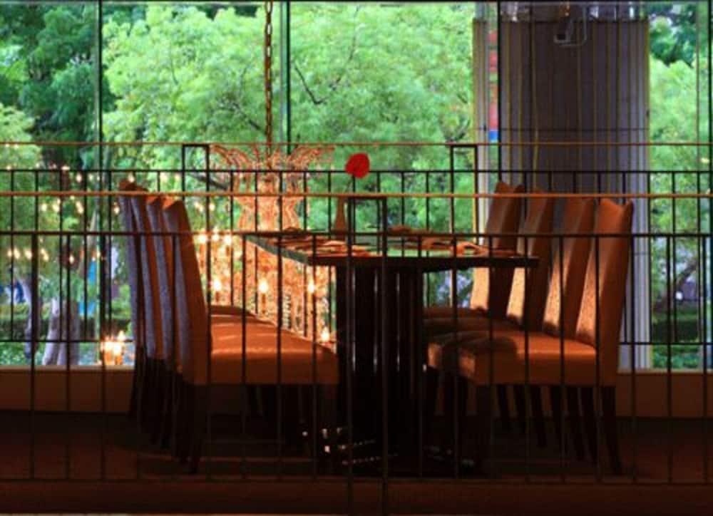 Han Hsien International Hotel Kaohsiung Exterior photo The interior of the restaurant
