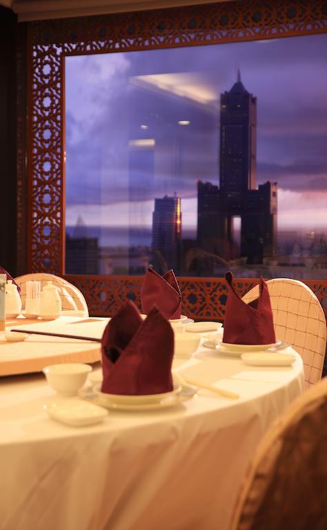 Han Hsien International Hotel Kaohsiung Exterior photo The view from the restaurant