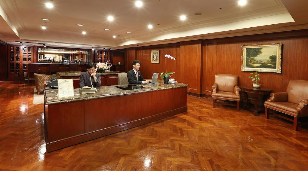 Han Hsien International Hotel Kaohsiung Exterior photo Concierge desk at the Mandarin Oriental, Tokyo